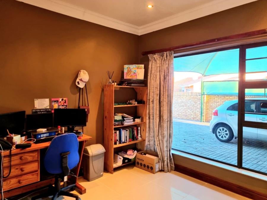 3 Bedroom Property for Sale in Hillcrest Northern Cape